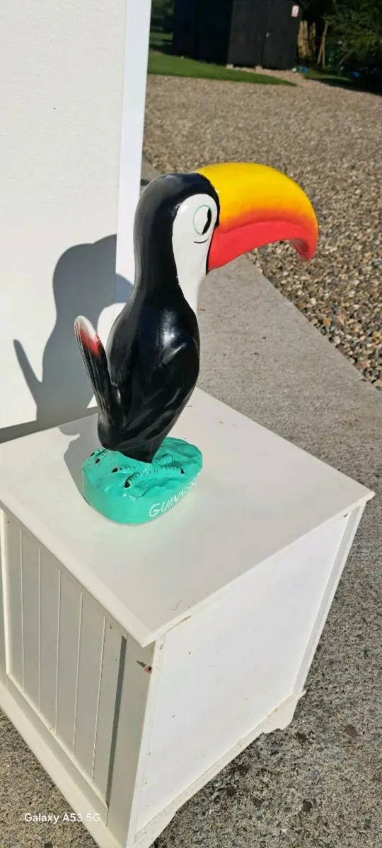 Large  Guinness toucan - Image 2
