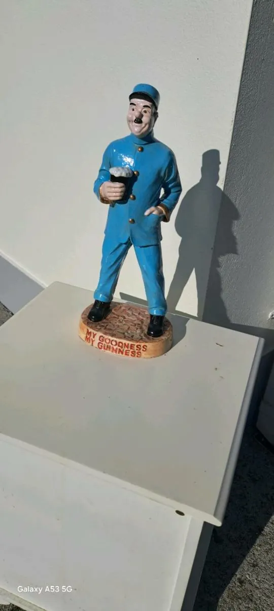 Large  Guinness  zoo keeper - Image 1