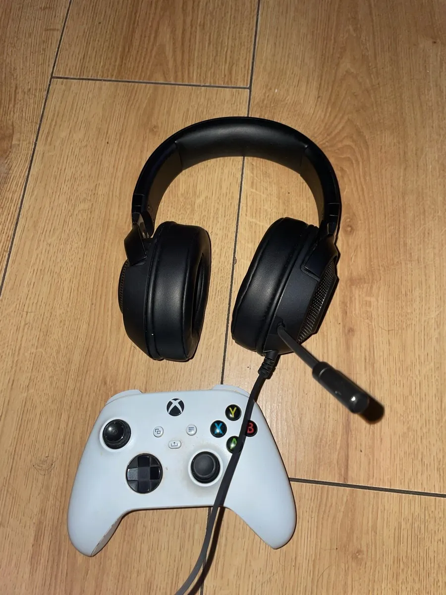 Xbox series x with controller and Razer headset - Image 2