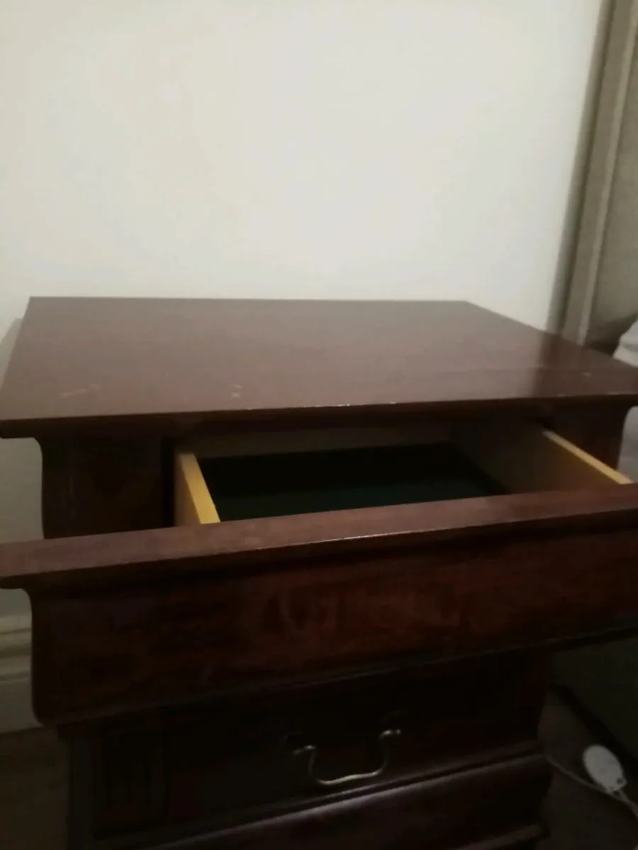 2 beside lockers (mahogany) - Image 2