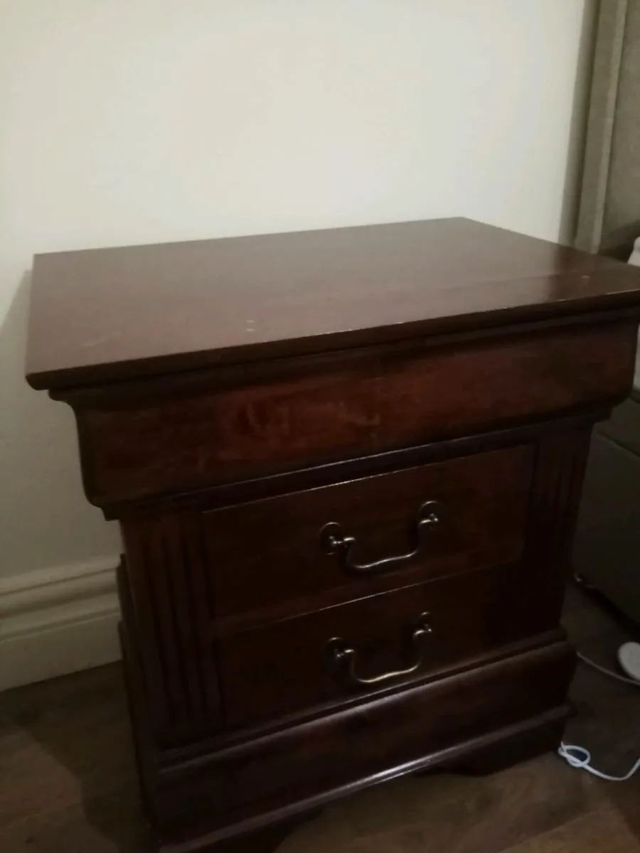 2 beside lockers (mahogany) - Image 3