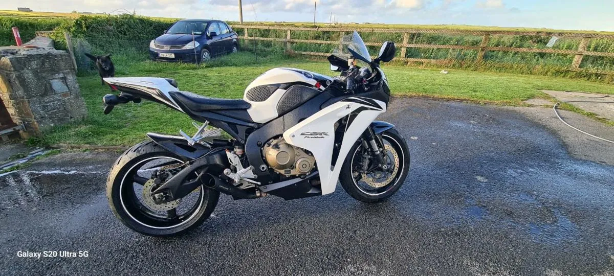 Honda Cbr 1000rr fireblade 2008 - Image 1