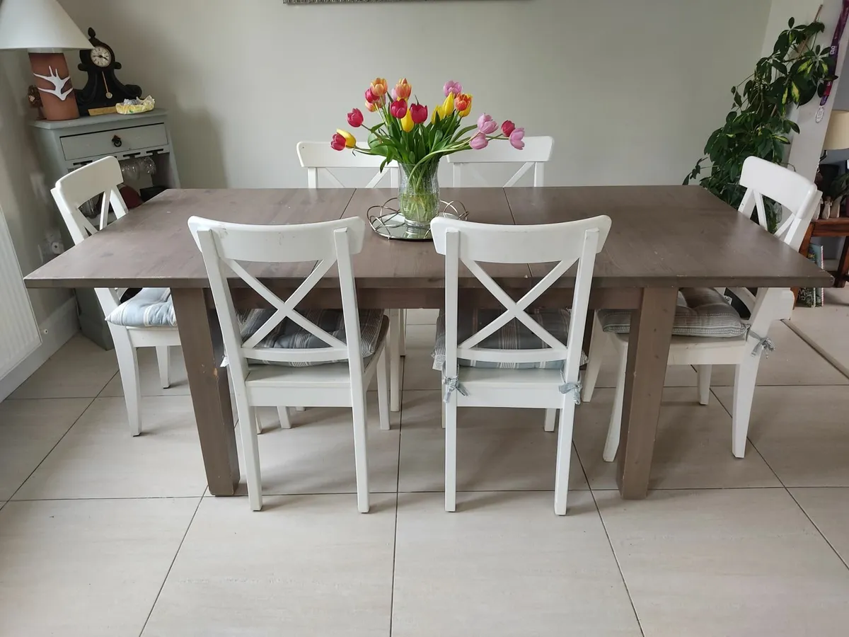 Dining table and chairs - Image 1