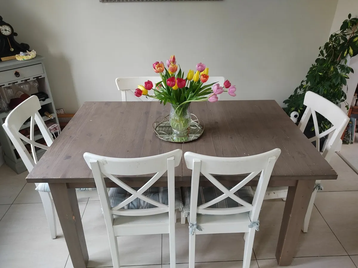 Dining table and chairs - Image 3