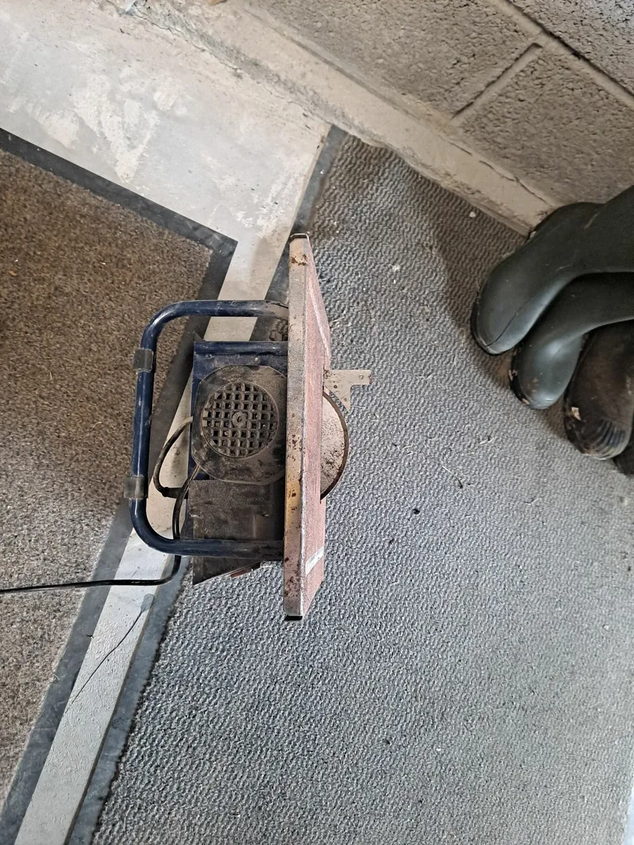 Tile cutter - Image 2