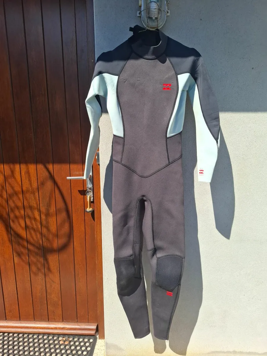 3:2 Wetsuit - Image 1