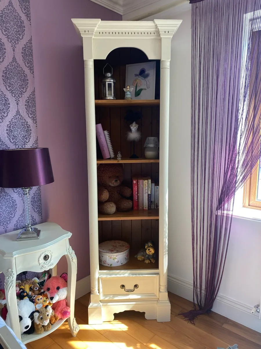 ANTIQUE Wooden Bookcase €150 - Image 1