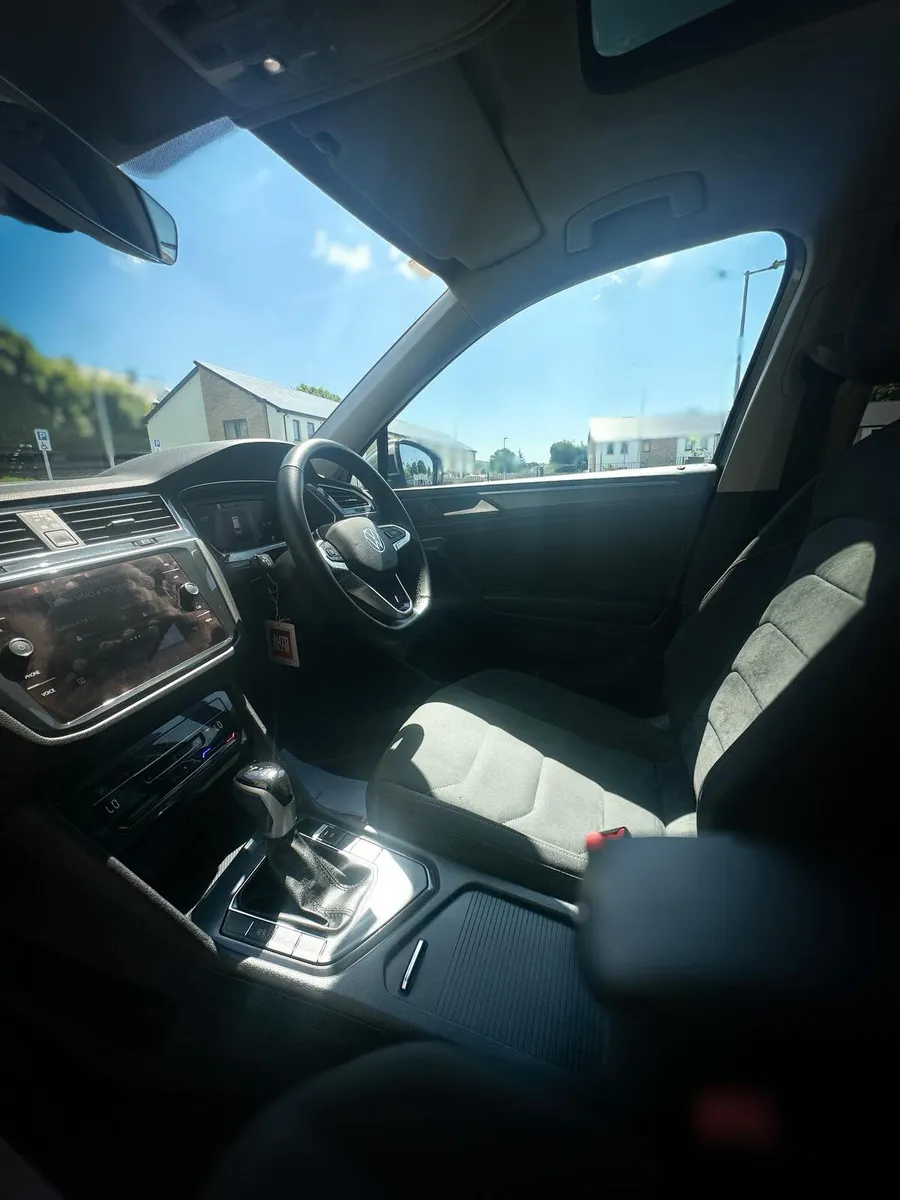 Volkswagen Tiguan 2024 - Image 4