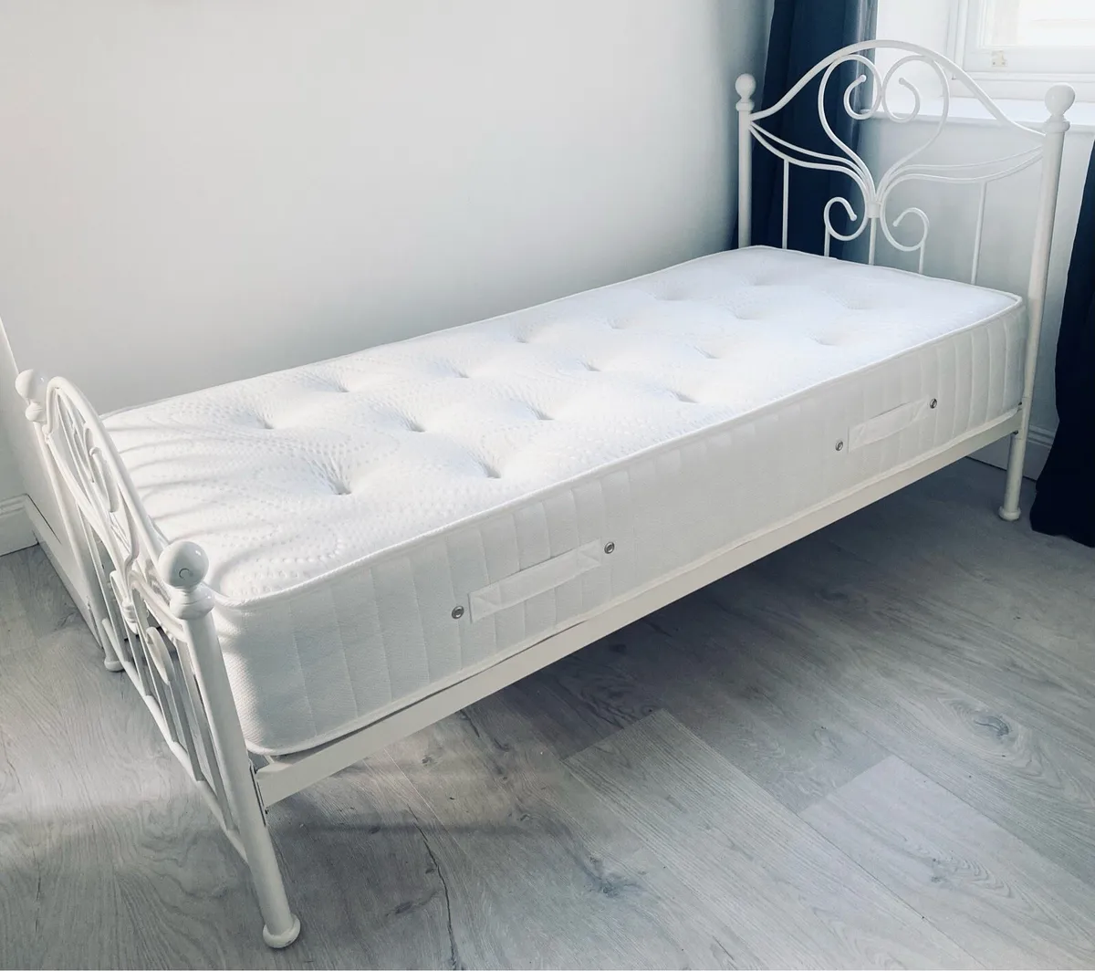Single bed - perfect condition - Image 1