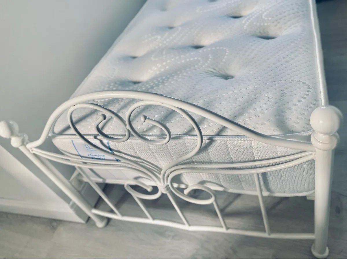 Single bed - perfect condition - Image 3