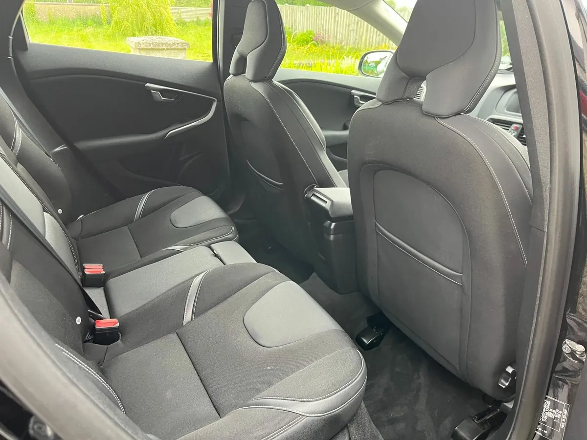 Volvo V40 2014 190BHP D4 Model - Image 2