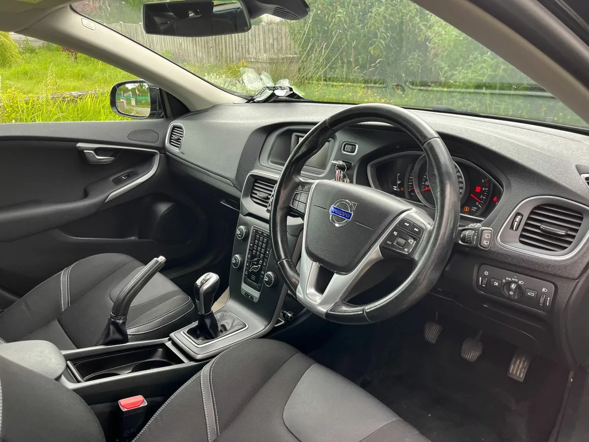 Volvo V40 2014 190BHP D4 Model - Image 4
