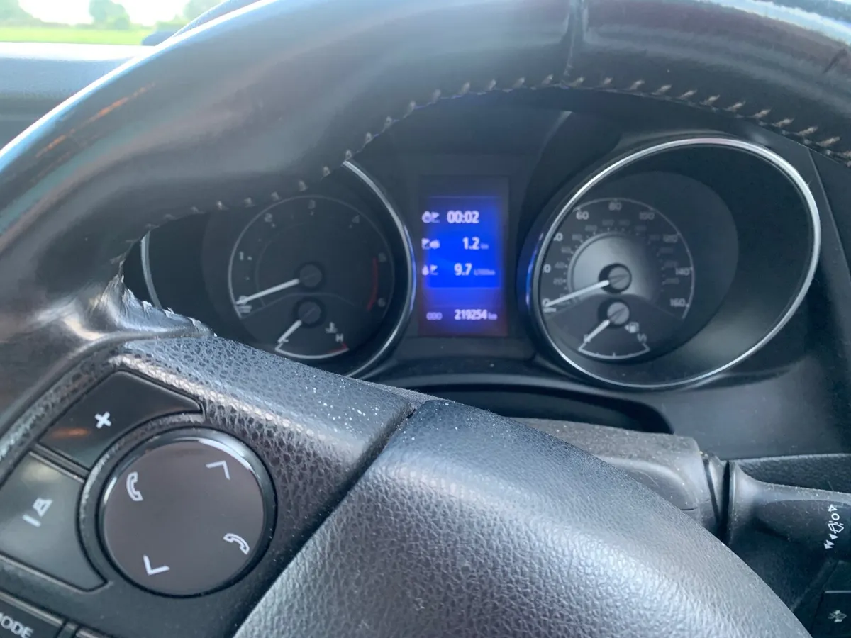 Toyota Auris 2016 Business Edition 1.6 - Image 2