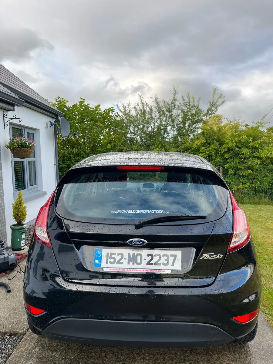 Ford Fiesta 2015 - Image 2