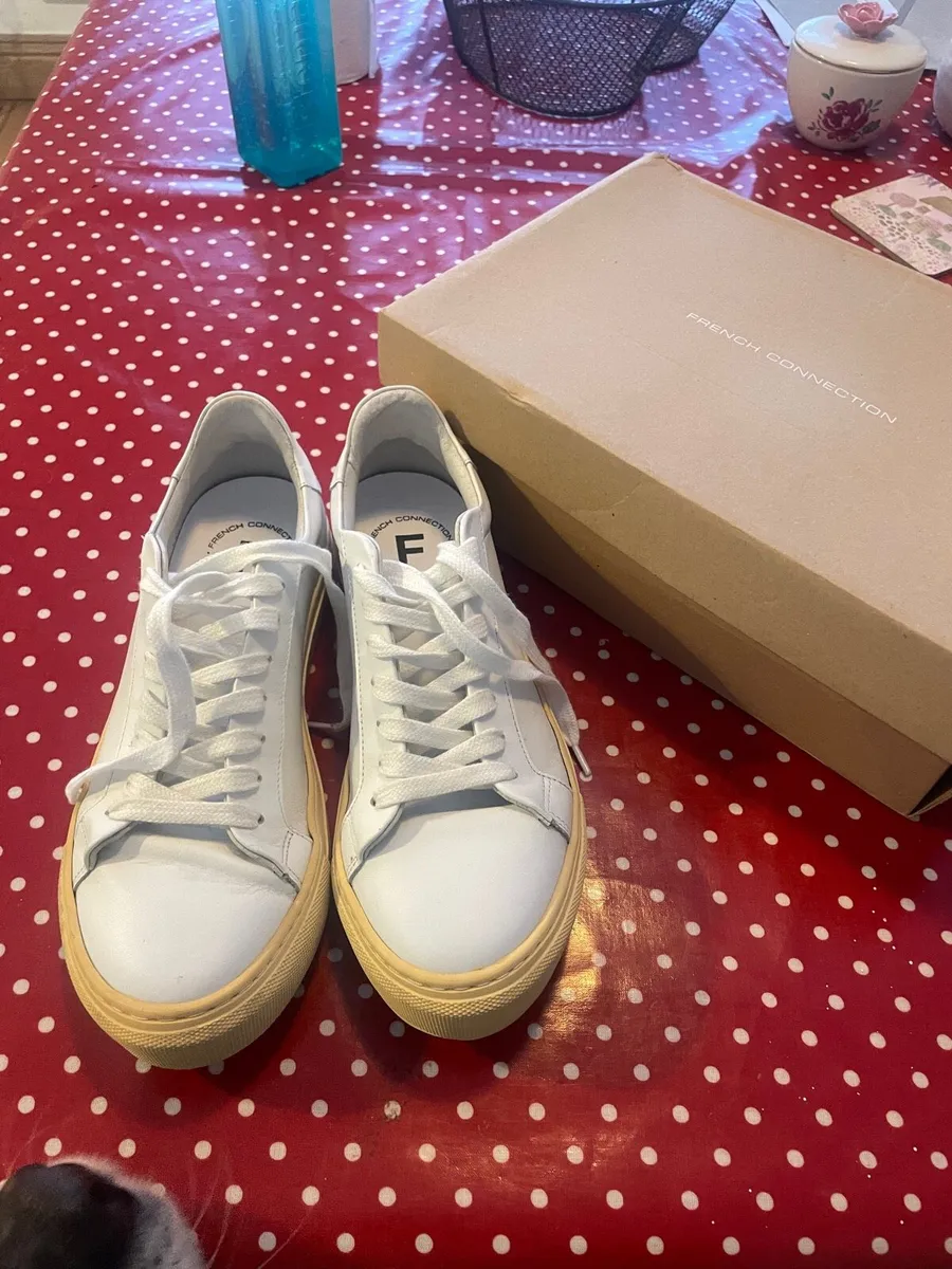 New French Connection white leather plimsoles uk6 - Image 2