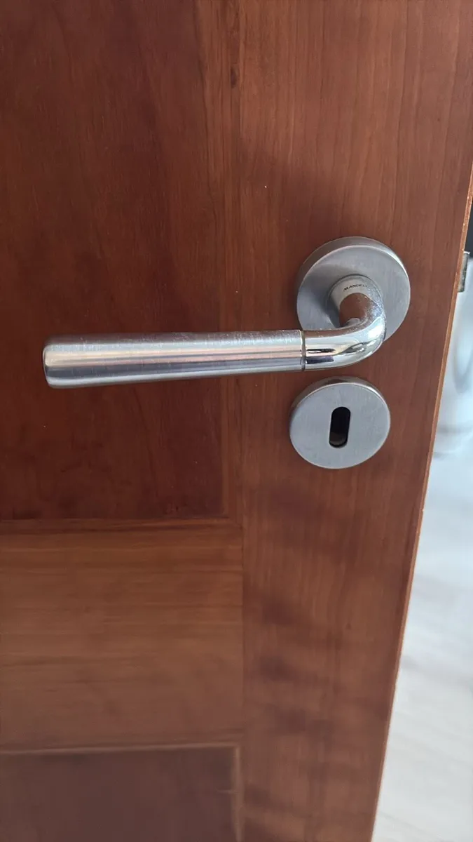 Door - Image 2