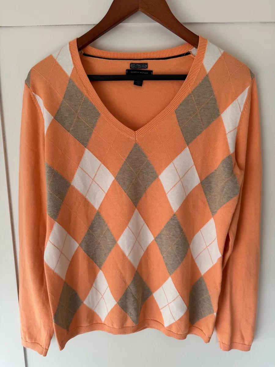 Tommy Hilfiger sweater - Image 1