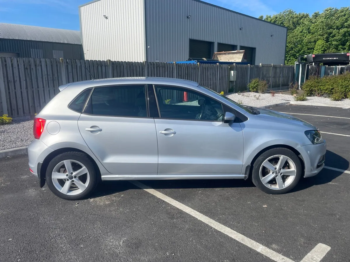 Volkswagen  polo 1.0L - Image 2
