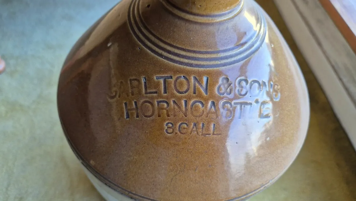 stoneware flagon - Image 2