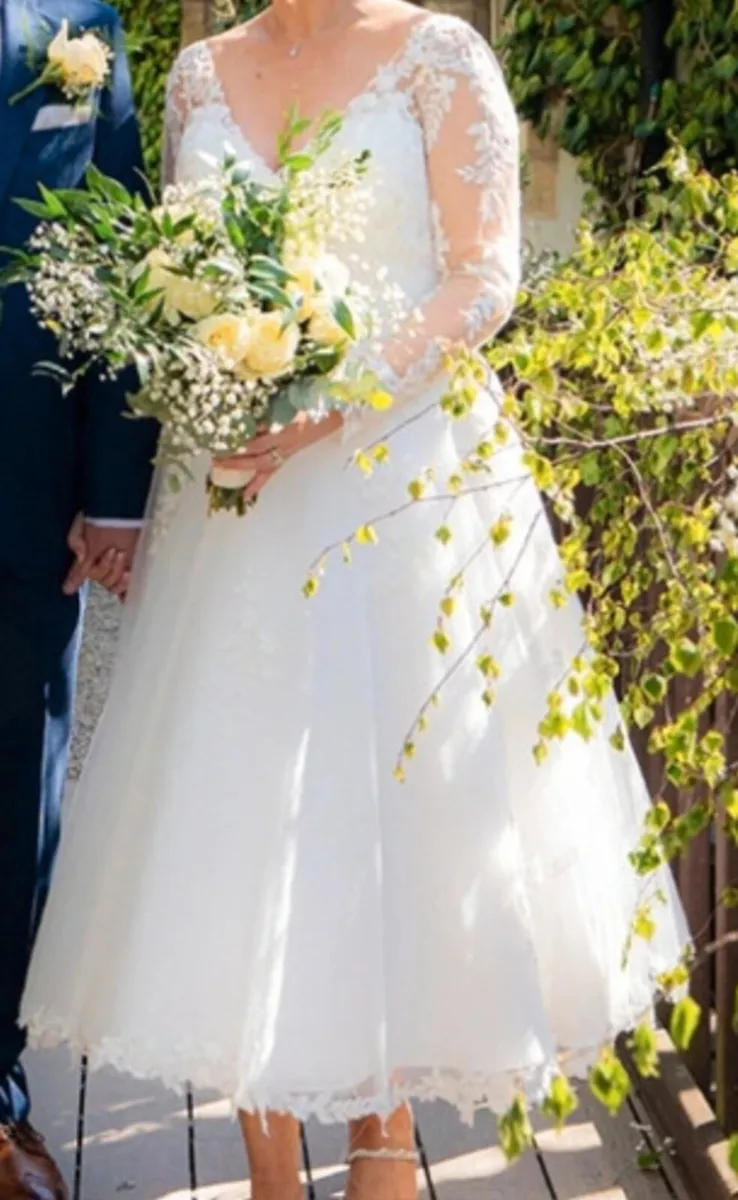 Wedding dress - Image 1
