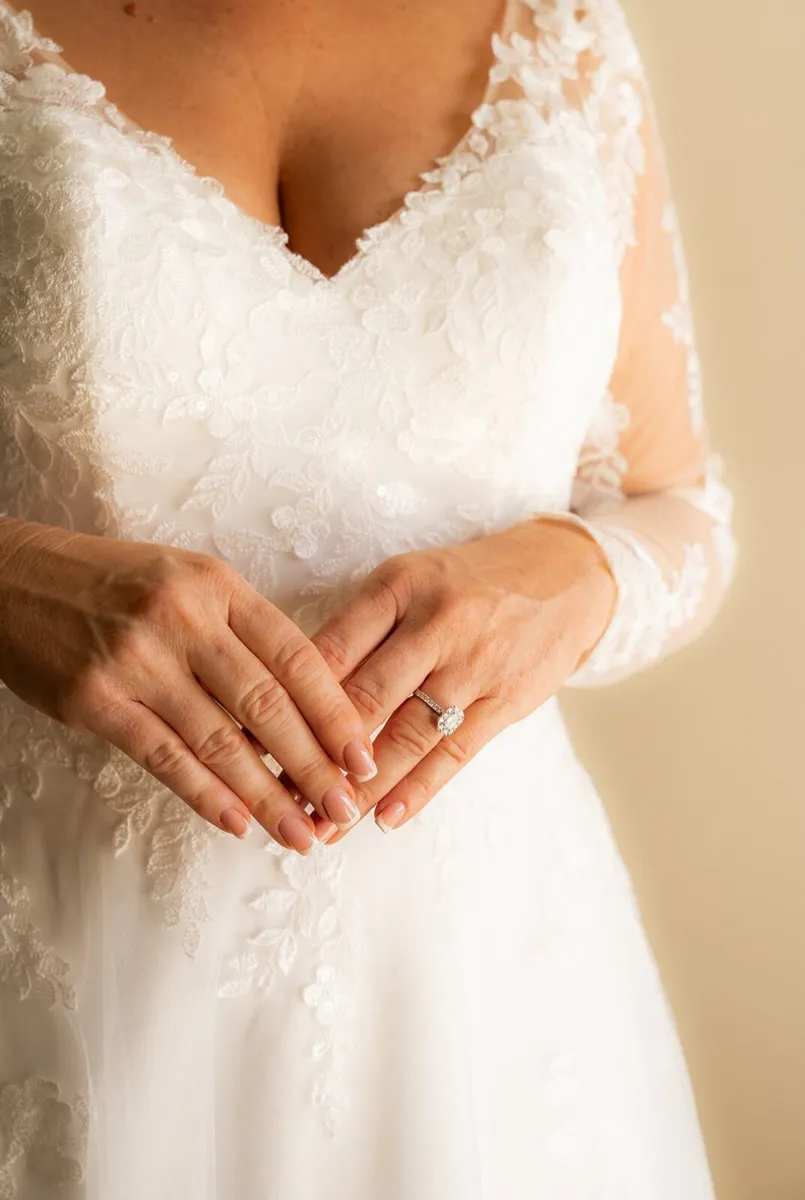 Wedding dress - Image 3