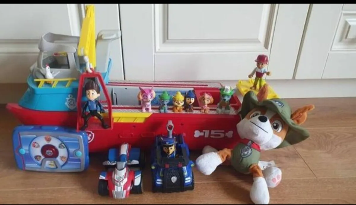 Paw Patrol Boat, Vehicle & Figures - Image 1