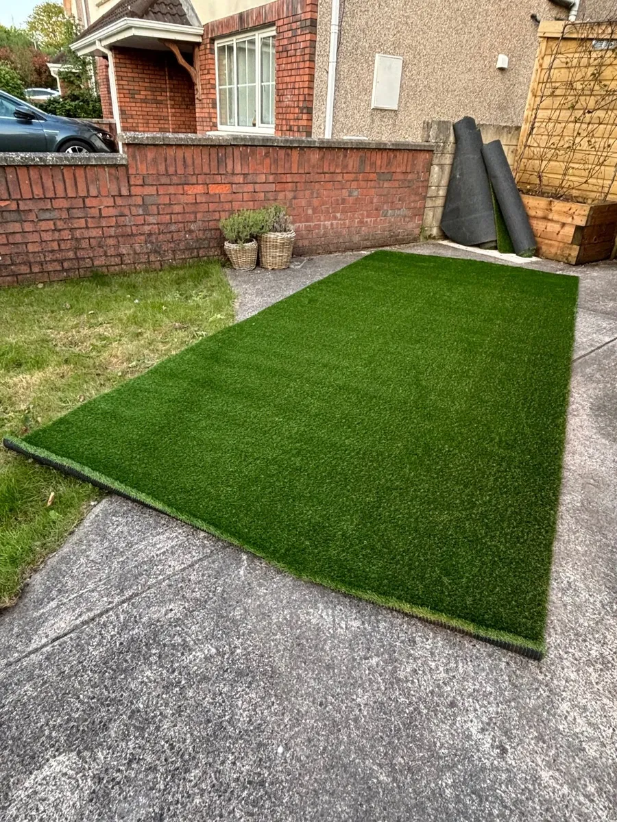 Artificial Grass - Never used - Image 1