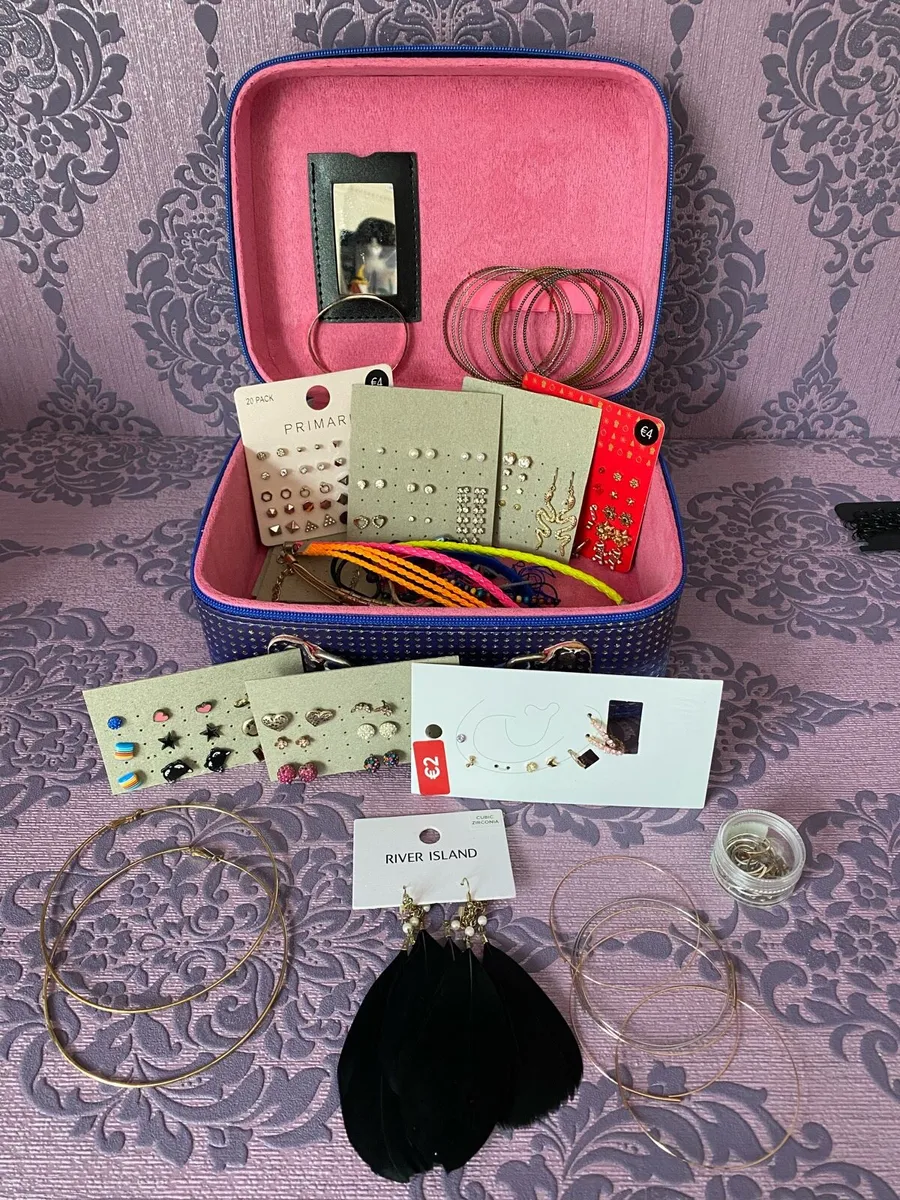 Jewellery and Nail set Box - Image 1