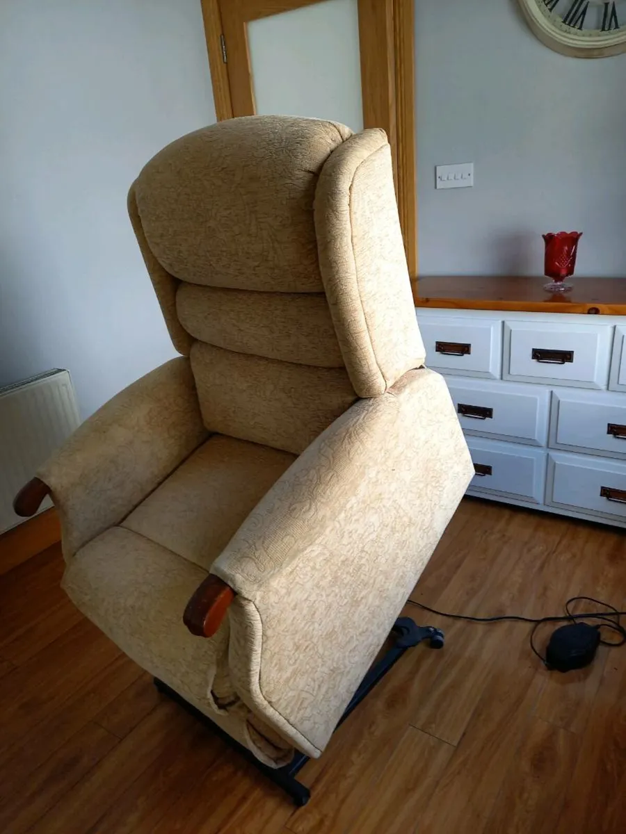Electric powered reclining mobility chair - Image 4