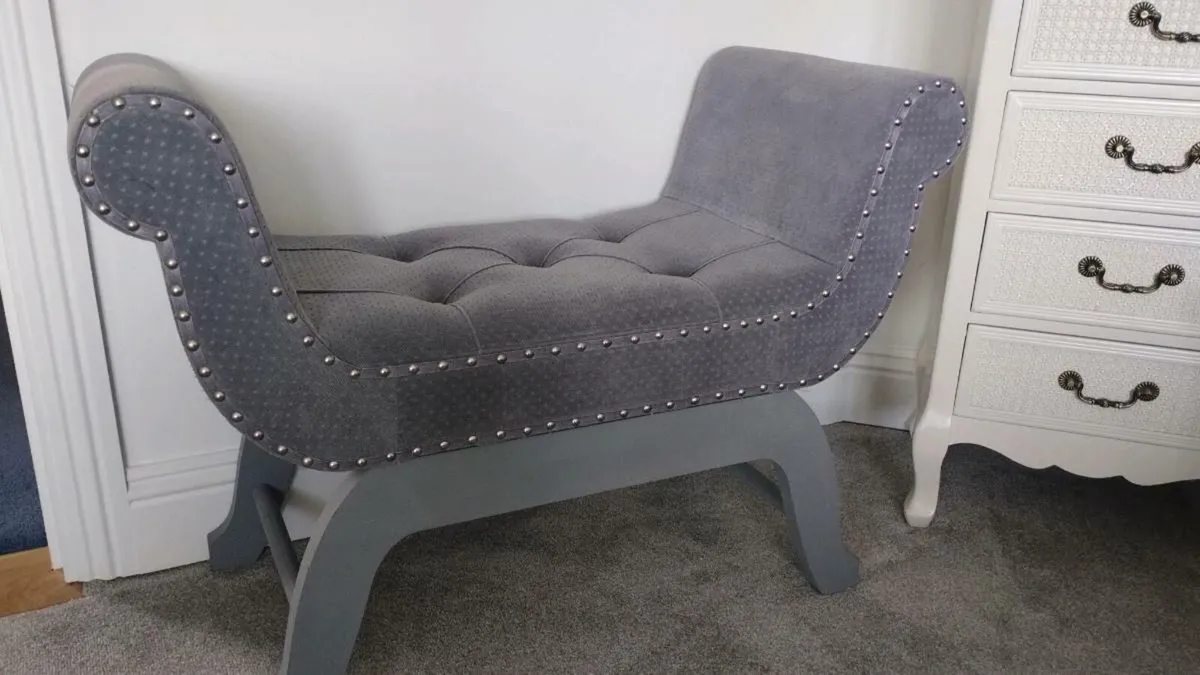 Decorative chair - Image 2
