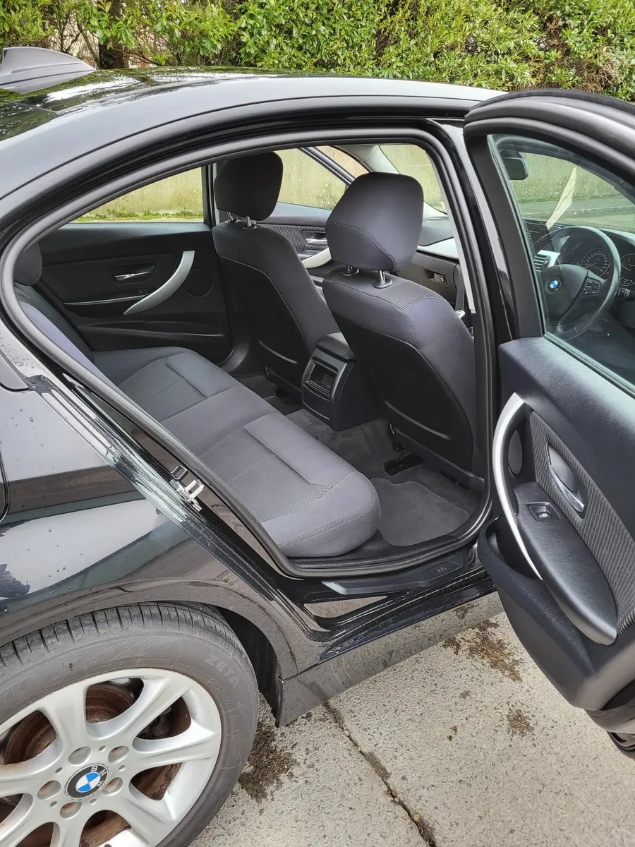 BMW 3-Series 2012 - Image 2