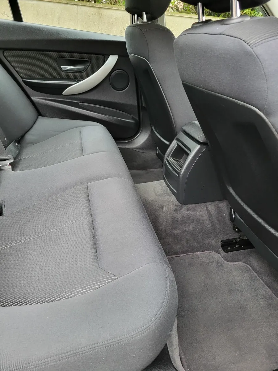 BMW 3-Series 2012 - Image 4