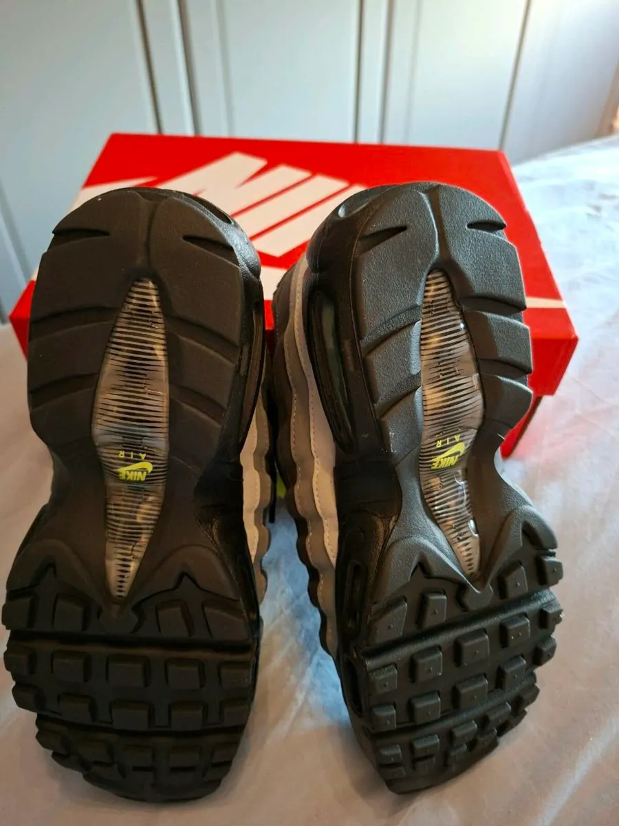 Runners - Image 3