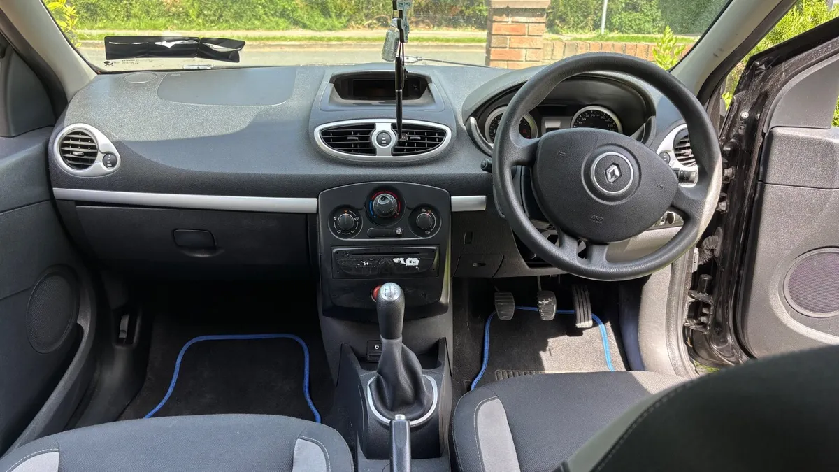 Renault Clio 2011 Qucik Sale - Image 4