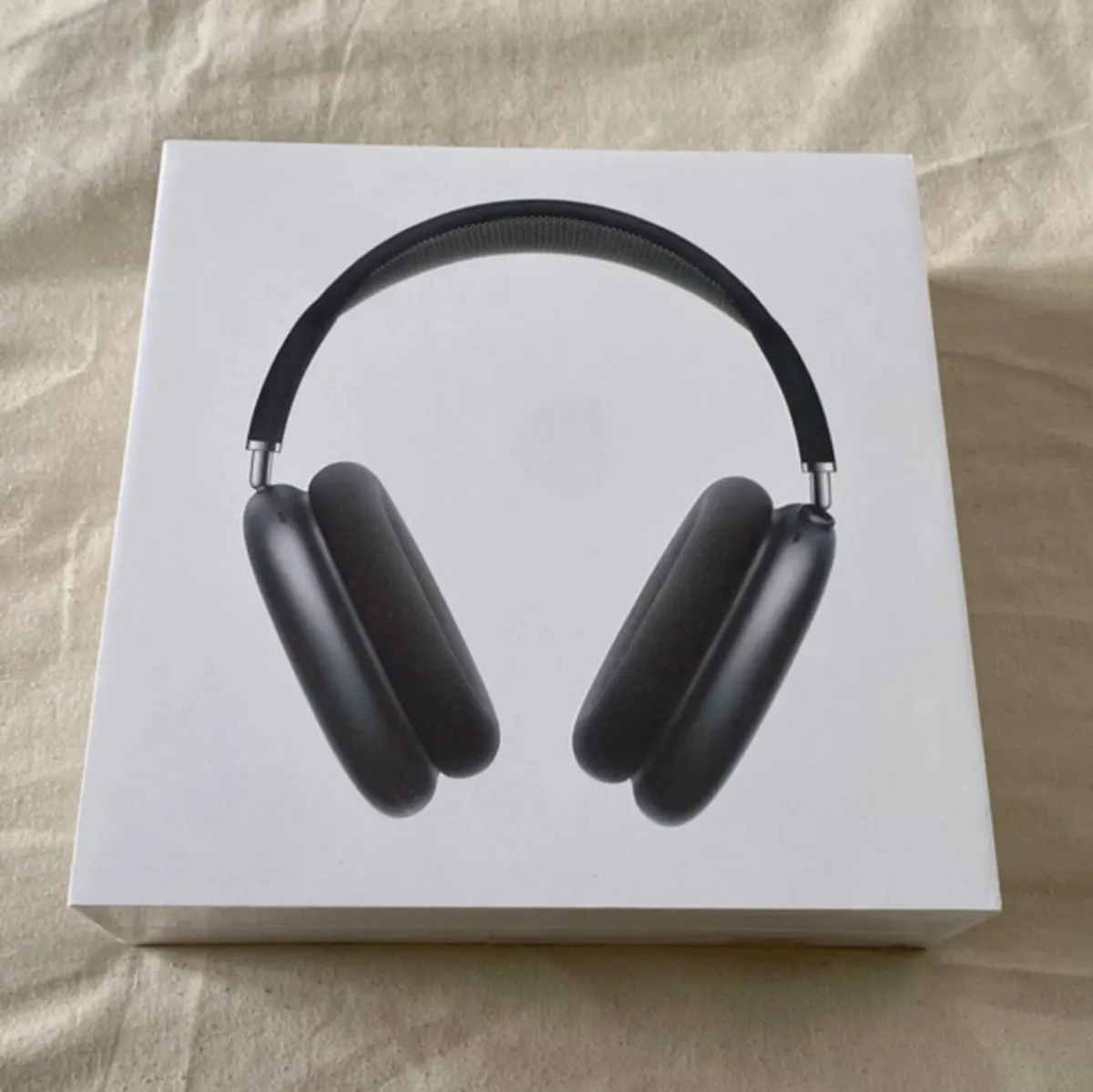 Airpods max - Image 1