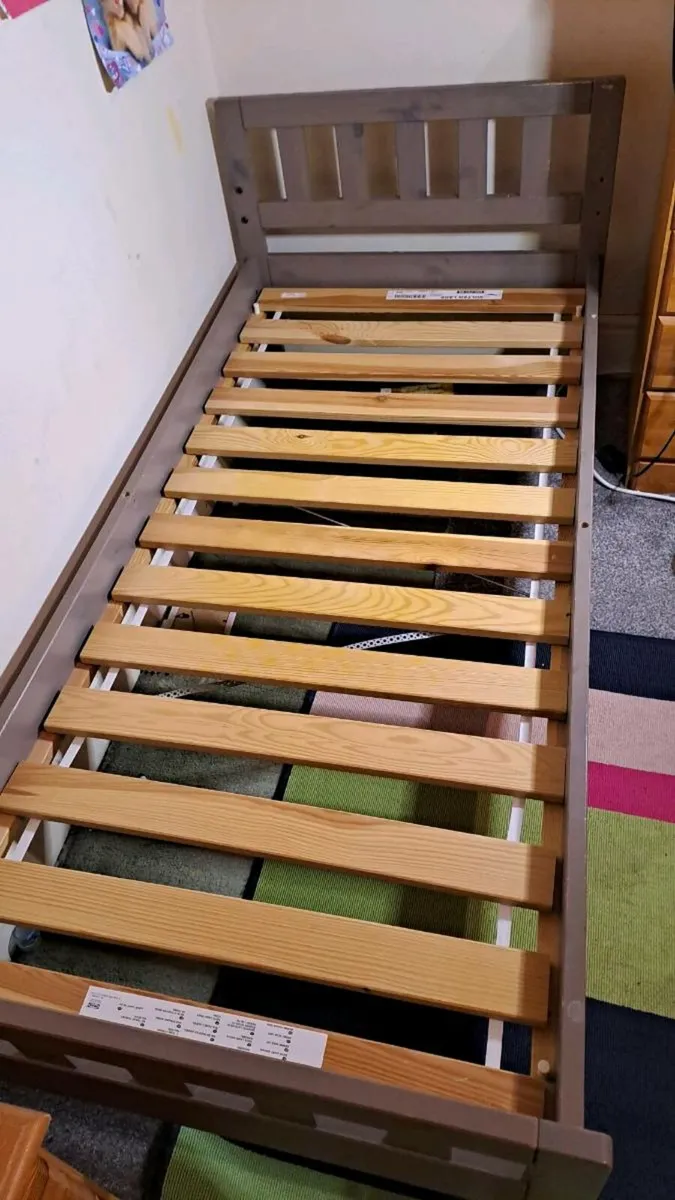 Junior bed - Image 1