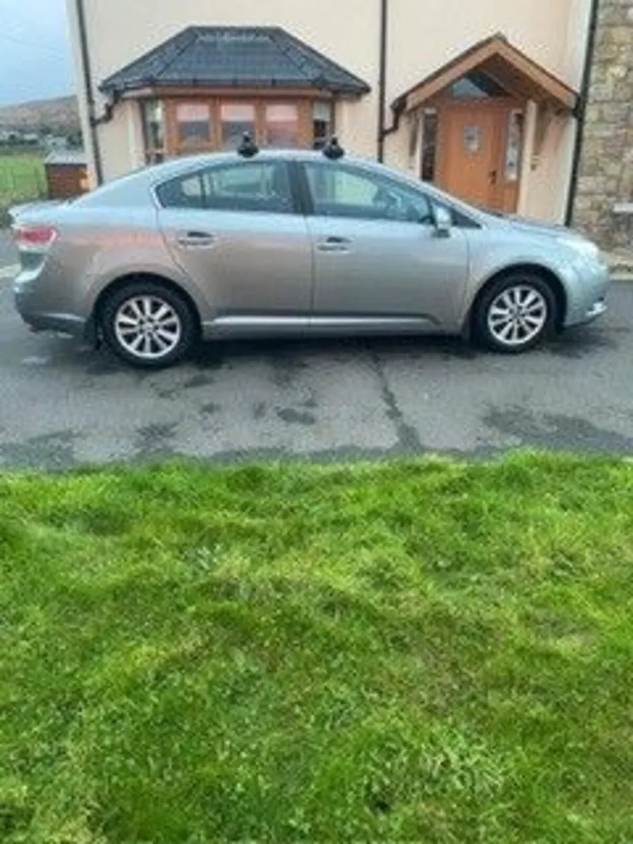 Toyota Avensis 2011 - Image 3