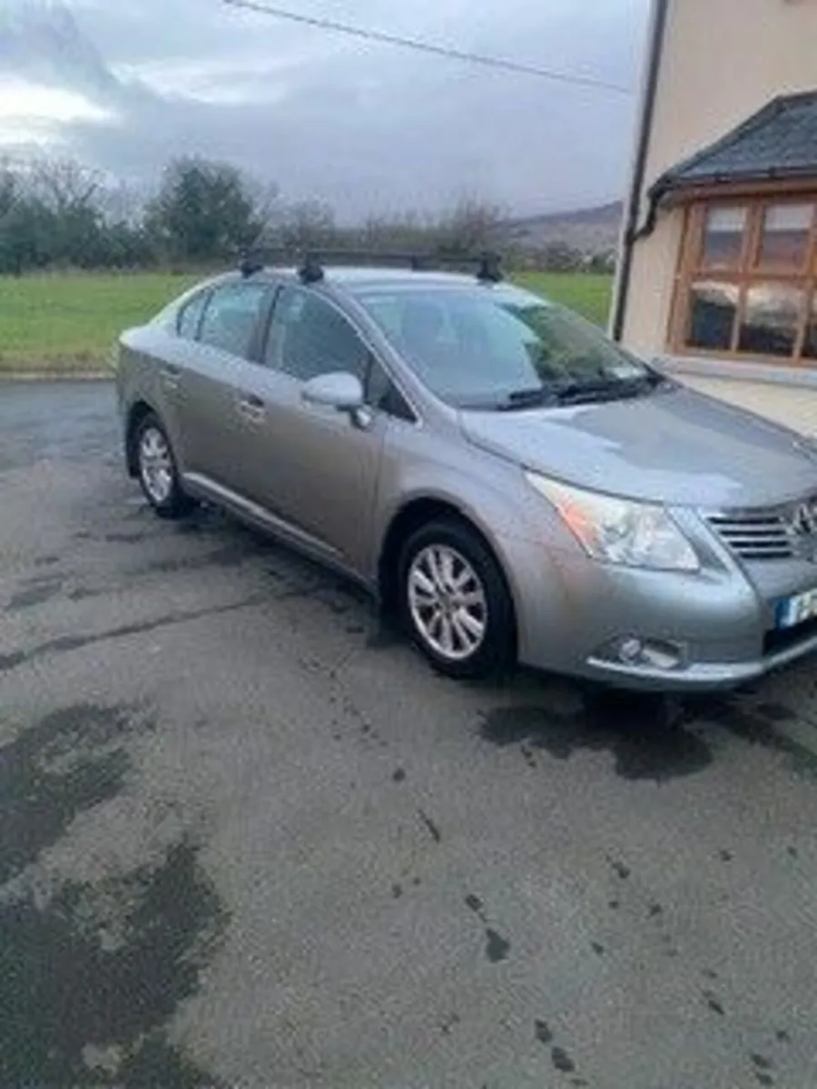 Toyota Avensis 2011 - Image 1