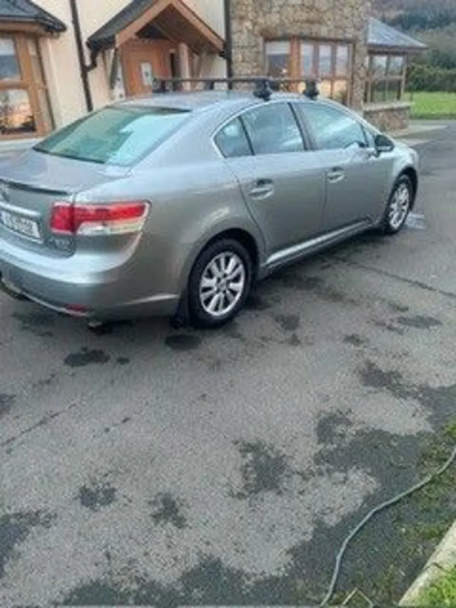 Toyota Avensis 2011 - Image 4