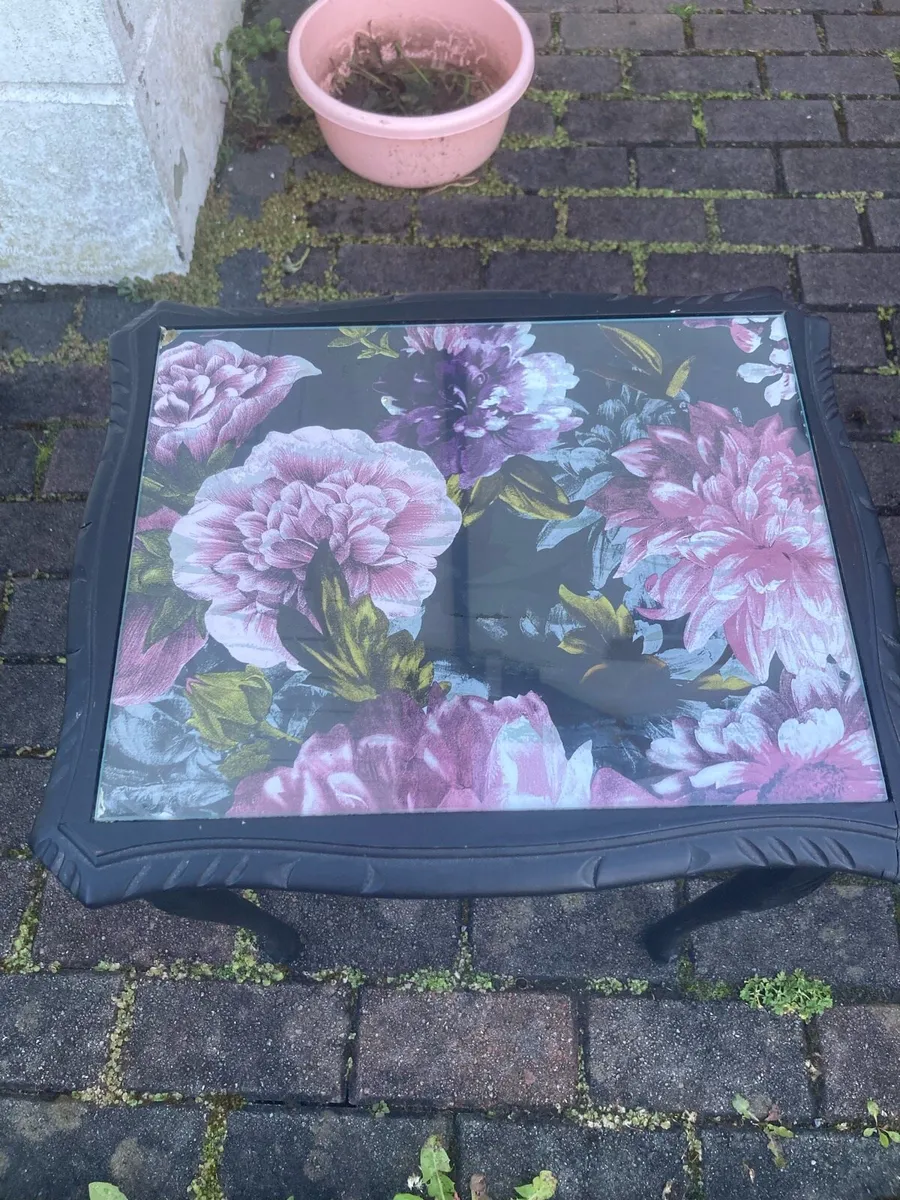 Small up-cycled table - Image 2