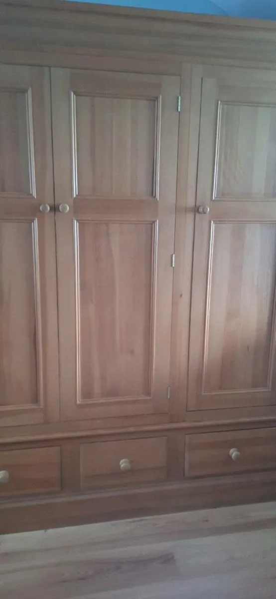 Wardrobe and 2 chest of drawers - Image 2