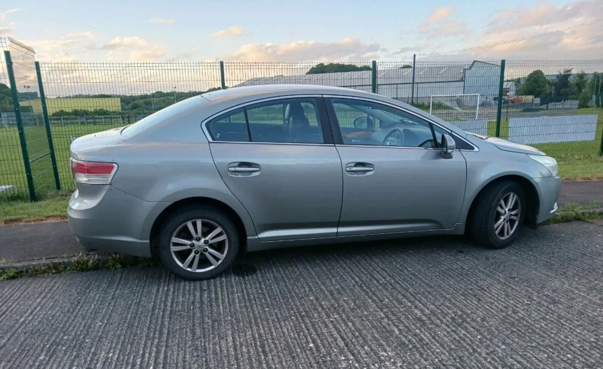 2010 toyota avensis...nct until 28/10/2025 - Image 4