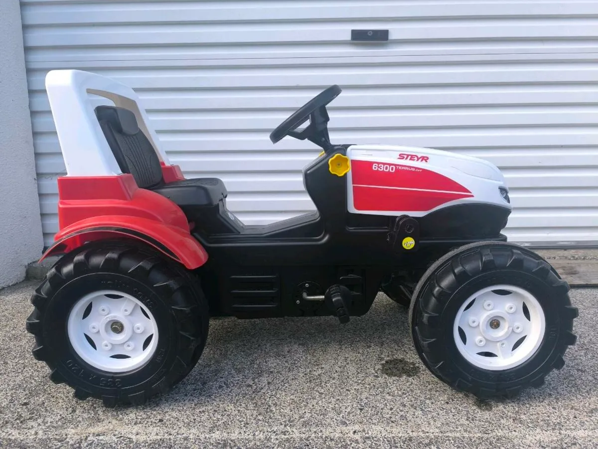 Pedal Tractor - Image 1