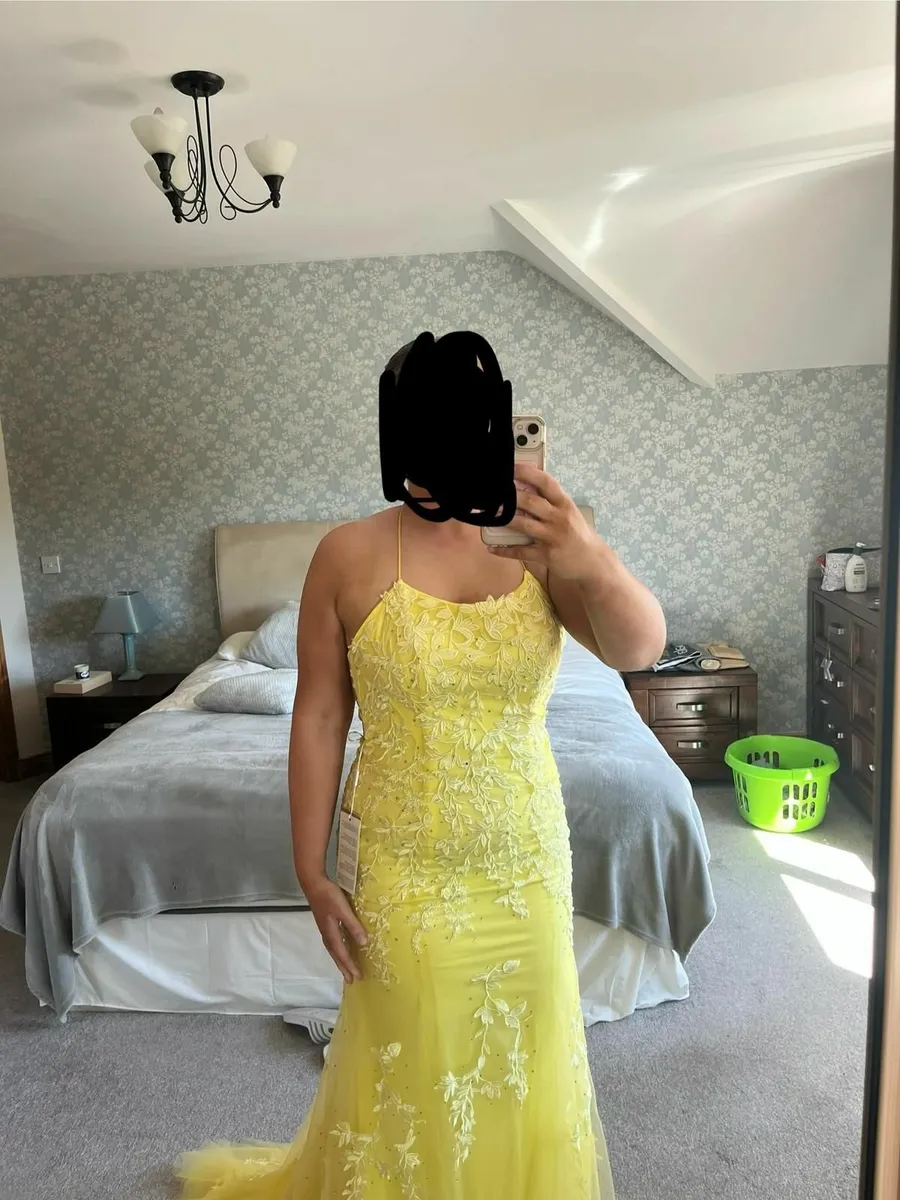 Brand new dress from Stacees - Image 4