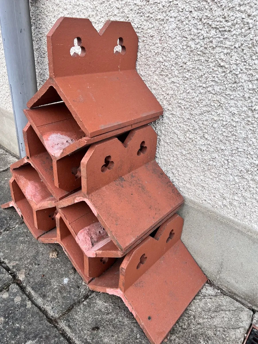 Ornamental terracotta ridge tiles - Image 1