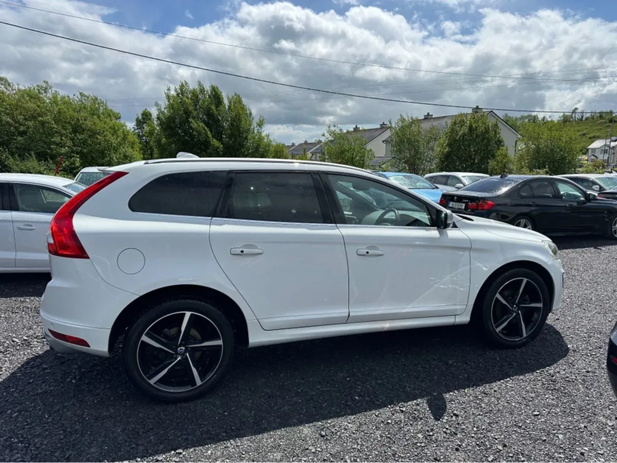 Volvo XC60 2.0 D4 Diesel R-design Plus Auto // TO - Image 4