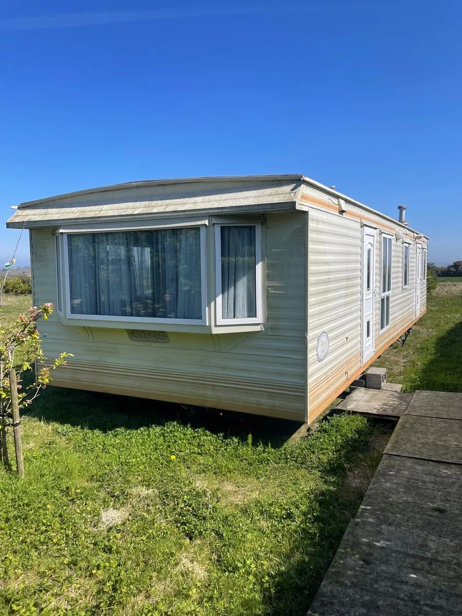 Mobile home - Image 1
