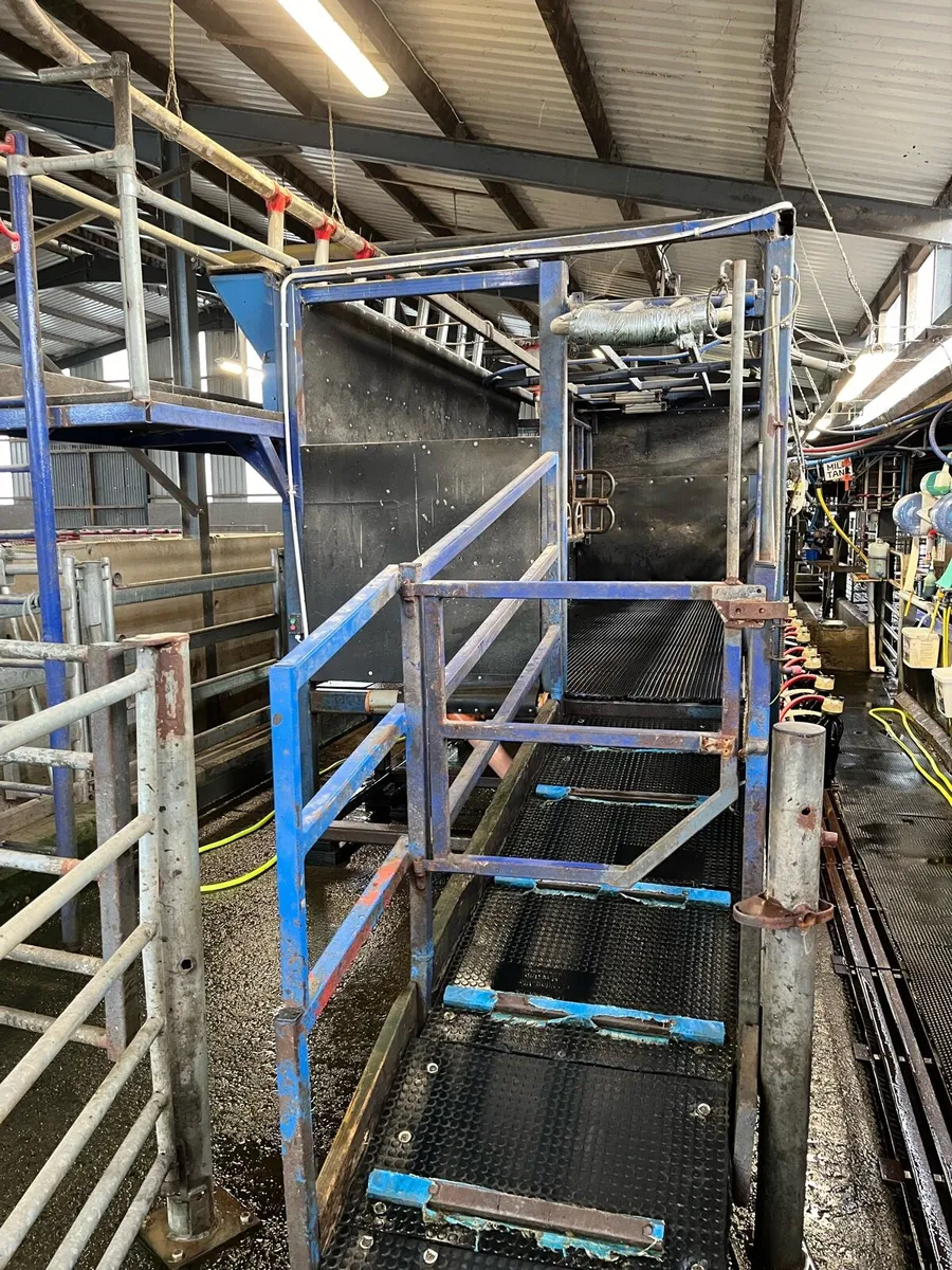 10 unit Parlour - Image 3