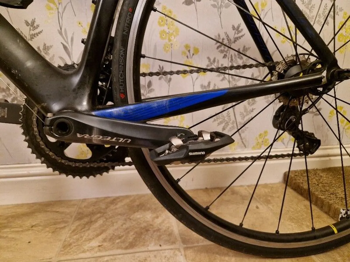Giant carbon bike for sale - Image 2