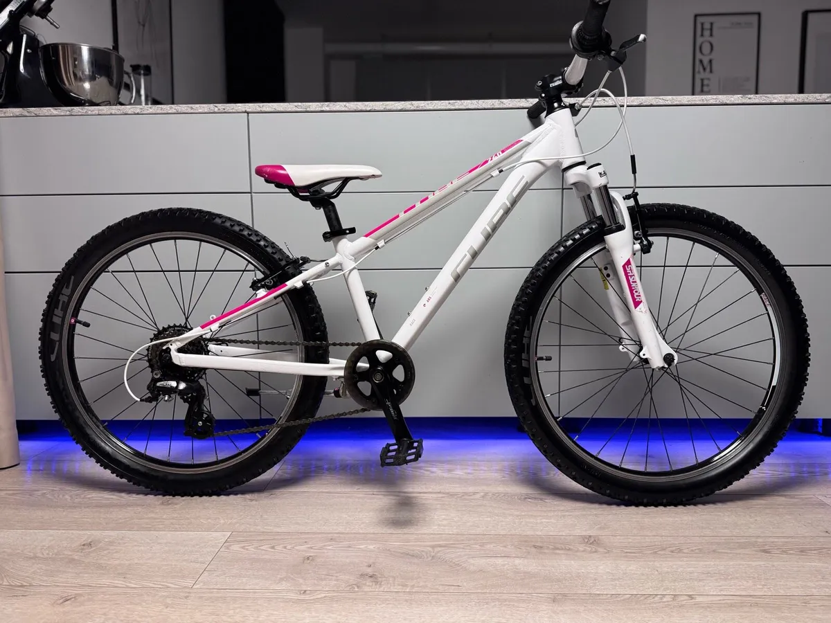 CUBE Junior Bike 24 inch - Image 1